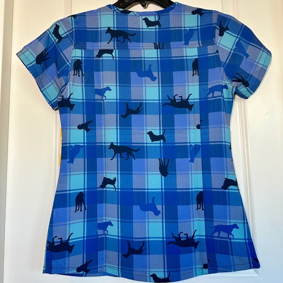 Carhartt Modern Fit V-Neck Scrub Top Womens XS with Dog Print Brand NWT! - Picture 2 of 6